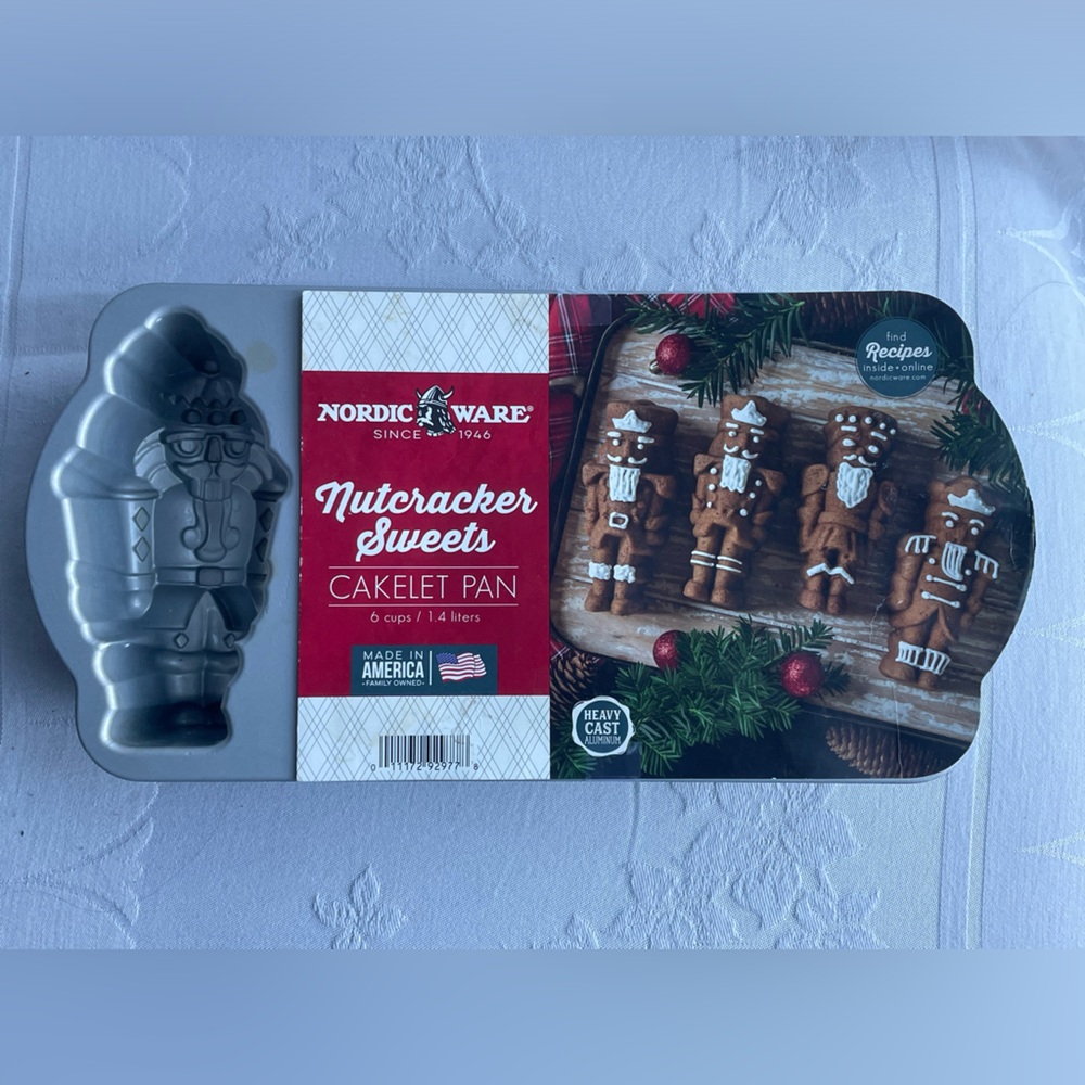 Nordic Ware Nutcracker Sweets Heavy Cast Aluminum Cakelet Pan Christmas Mold